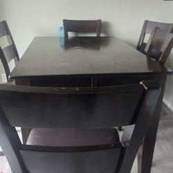 Extendable table