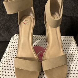 Heels 8.5