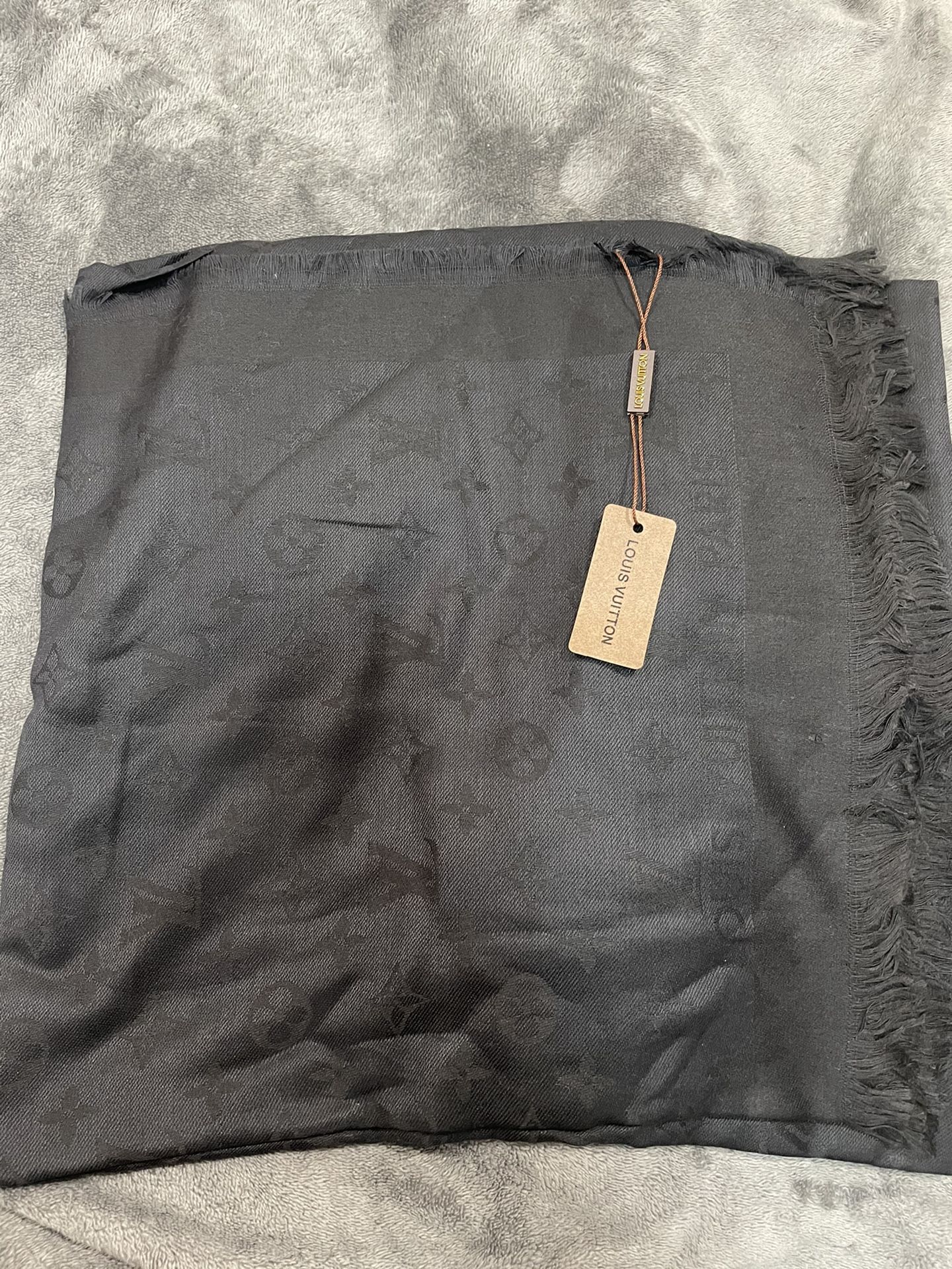 Louis Vuitton Shawl In Black 