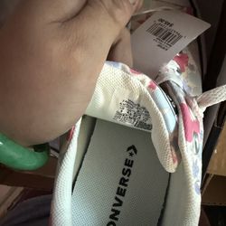 Floral Converse Kids sizing