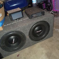 DD AUDIO REDLINE SERIES 12 in subwoofers and Alpine amp