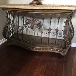 Pulaski Bombe Console Table