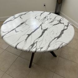 Gamino Round Solid Wood Base Dining Table