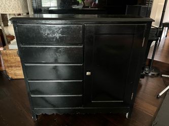 Storage cabinet