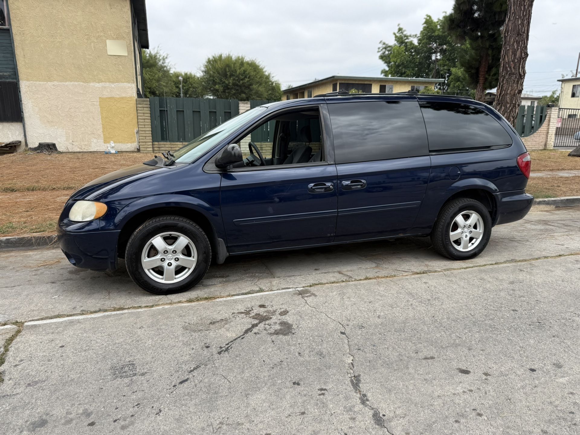2005 Dodge Caravan