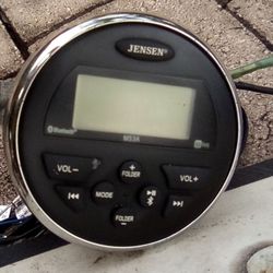 Clarion Stereo System For Boats, ATV With Speaker Box. 