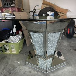 Glam And Glitz Table 