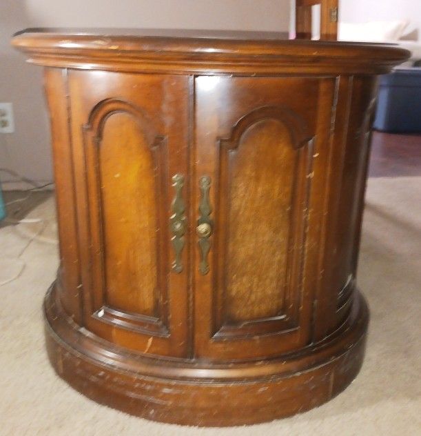 Vintage End Table With Cabinet