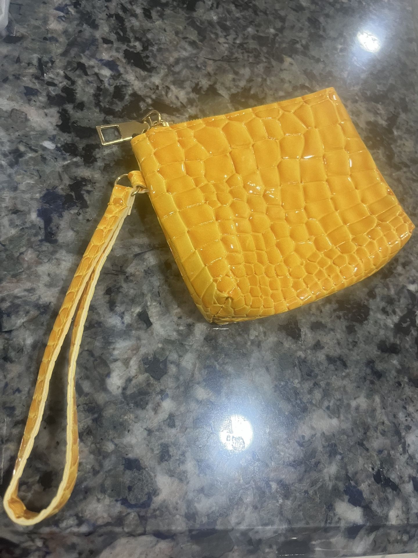 Portable Short Yellow Coin Purse