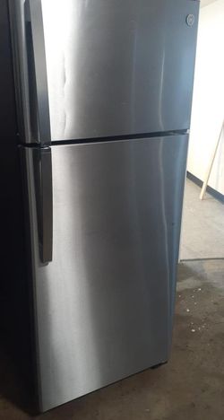 GE  Top Mount Stainless Steel Refrigerator Fridge
