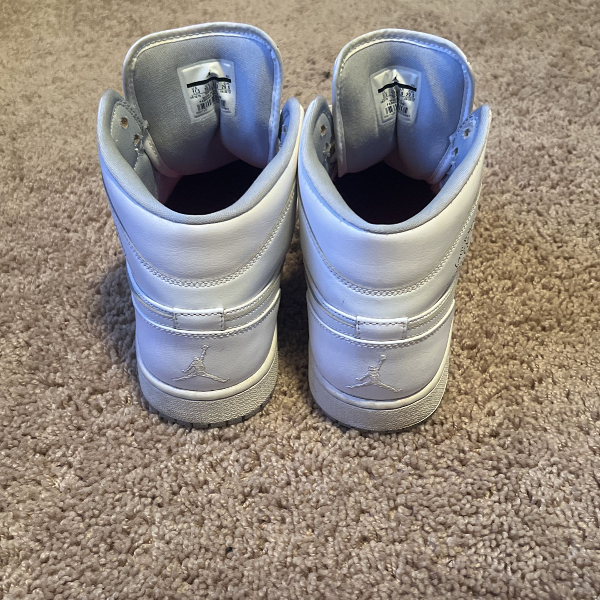 Air Jordan 1 Retro Mid Triple White Size 11.5