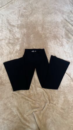 Hollister Black High-Rise V-Crossover Flare Leggings / Yoga Pants