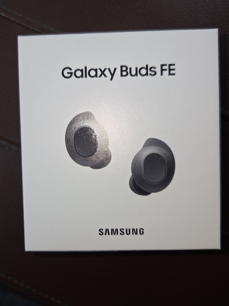 GALAXY BUDS FE. BLACK OR WHITE