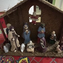 Small Christmas Nativity Stable For Free!