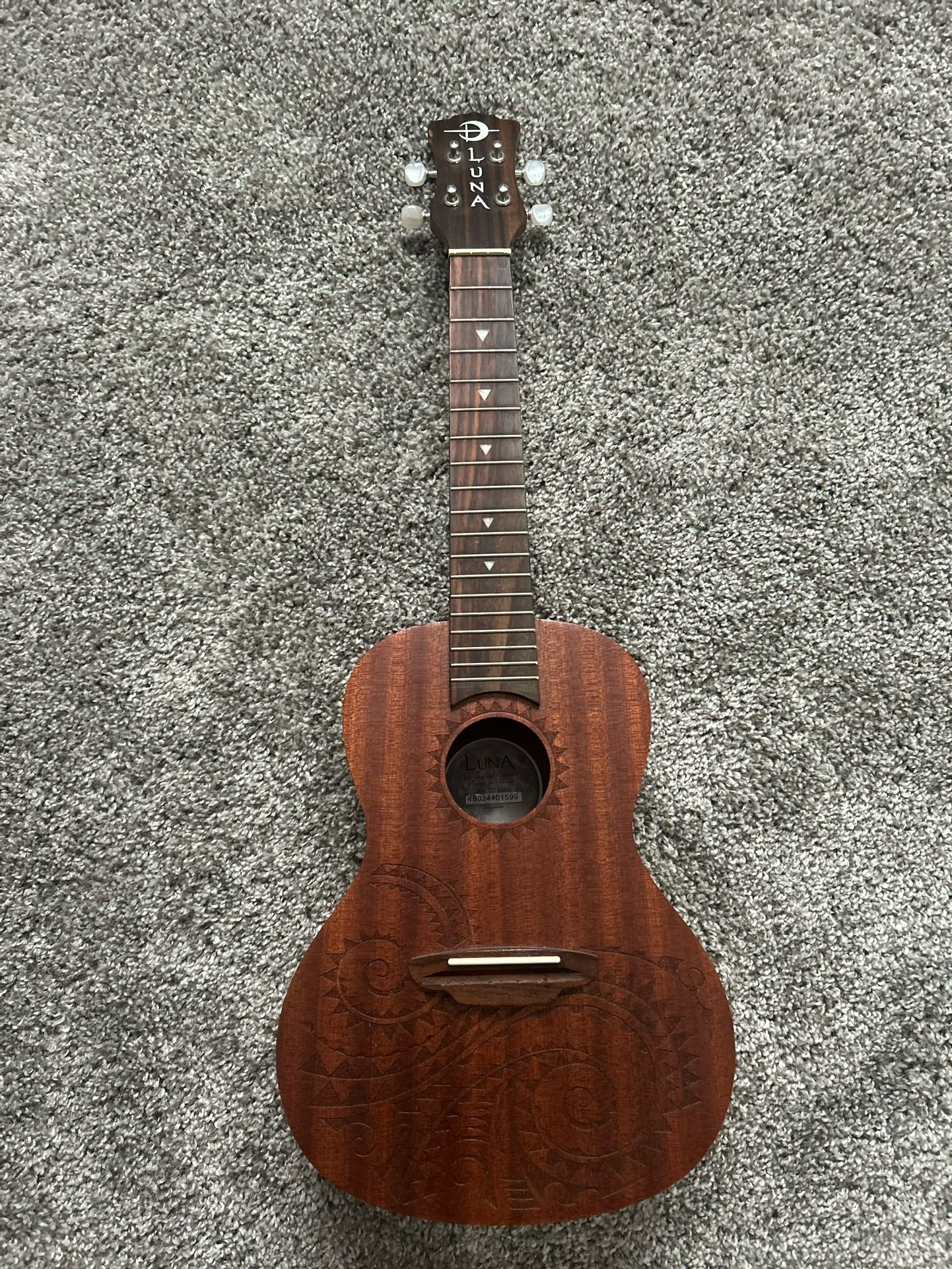 Luna Ukulele And Carrier 