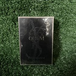 Yves Saint Laurent Black Opium 