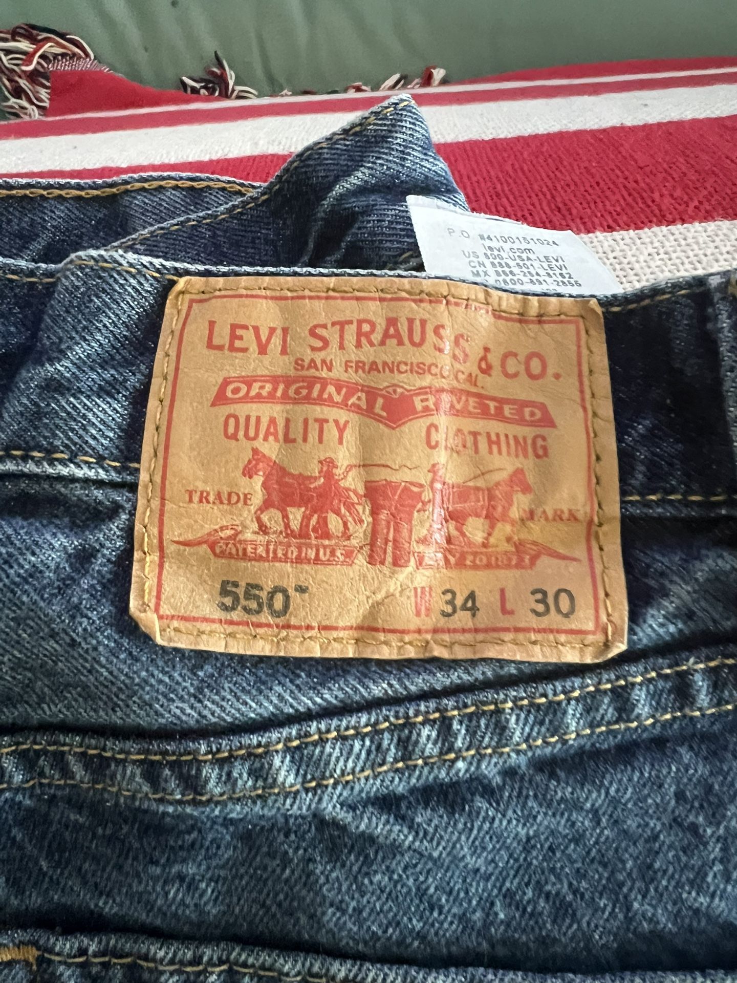 Levis 550