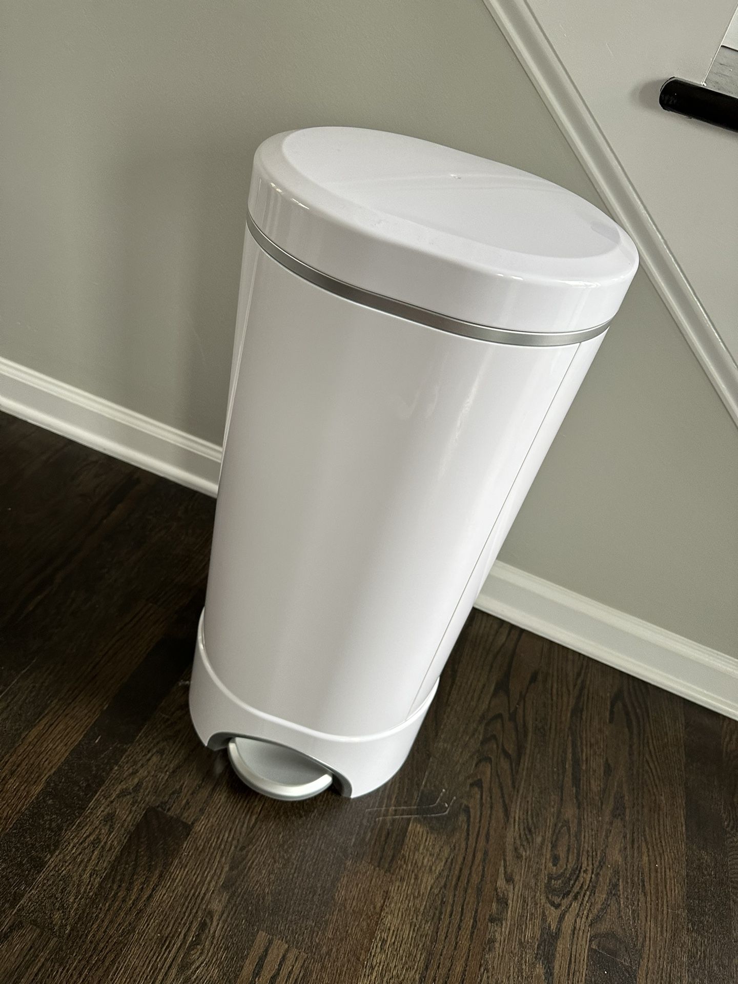 Munchkin Step Diaper Pail