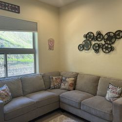 Sectional Sofa In Great Condition