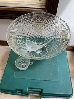 K-13)   Punch Bowl /20 Cups And Ladle. $30