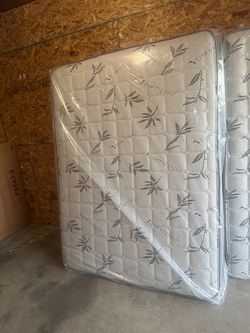 Queen size pillow top mattress new