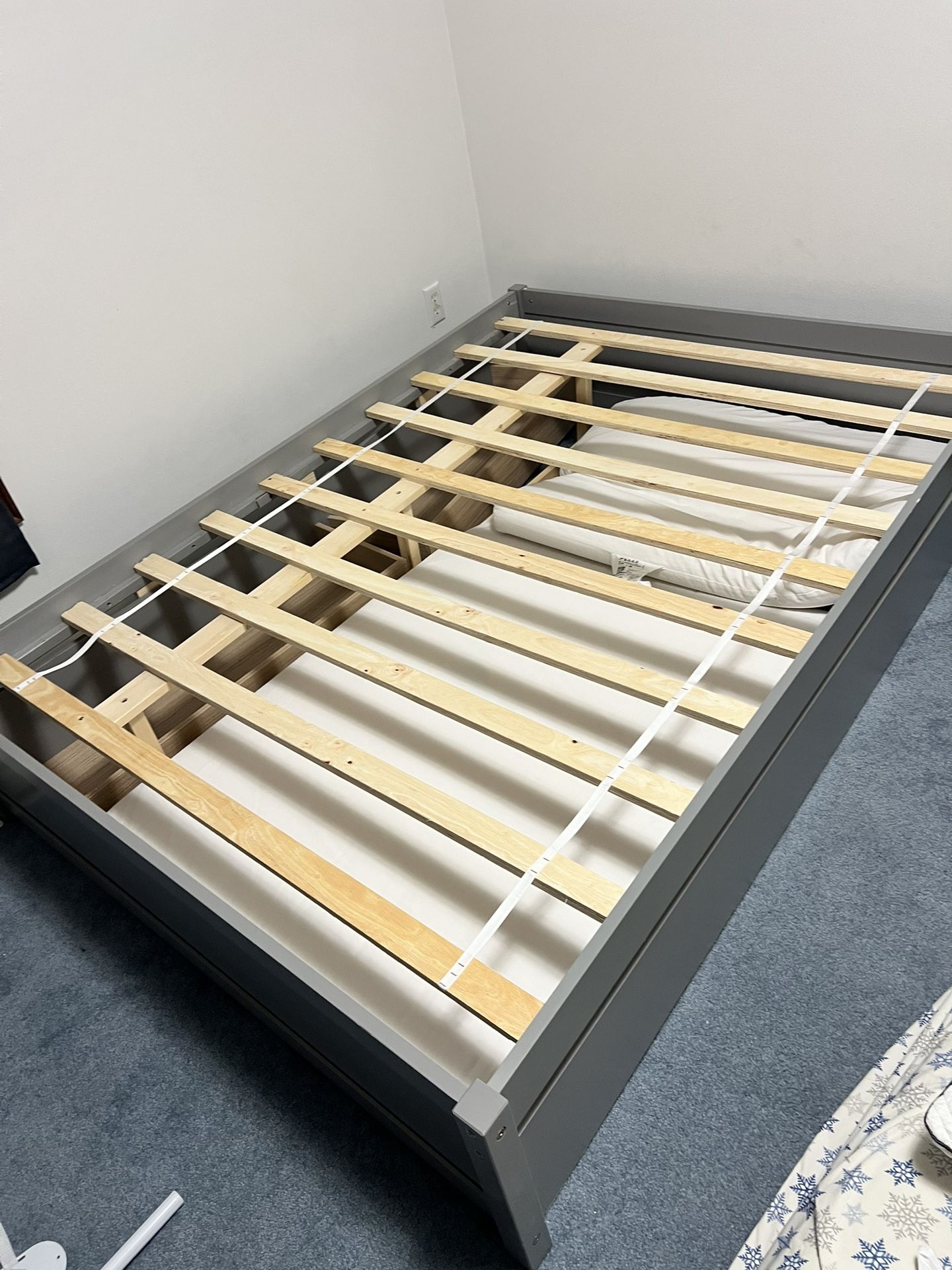 Full Size Kids Bed With A Twin Trundle And 2 Drawers