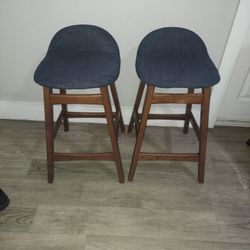  2  High Chairs