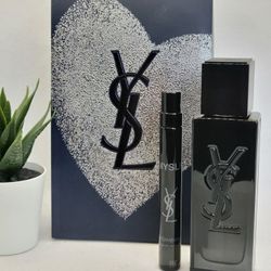 Yves Saint Laurent 

MYSLF EAU DE PARFUM GIFT SET

1.3 fl (USED 10%)
.33 fl Travel Spray 