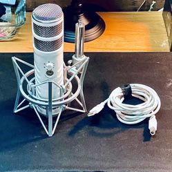RODE Podcaster Microphone