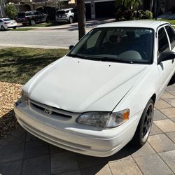 2000 Toyota Corolla