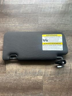 Right side sun visor