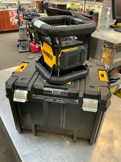 Dewalt laser with Charger and battery