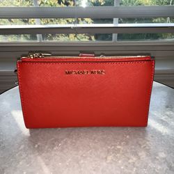 MICHAEL KORS Jet Set Travel Double Zip Leather Wristlet - New With Tag