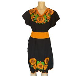 Artisan Handmade Mexican Embroidered Dress With Belt , Vestido Mexicano Bordado Negro Y Blanco 