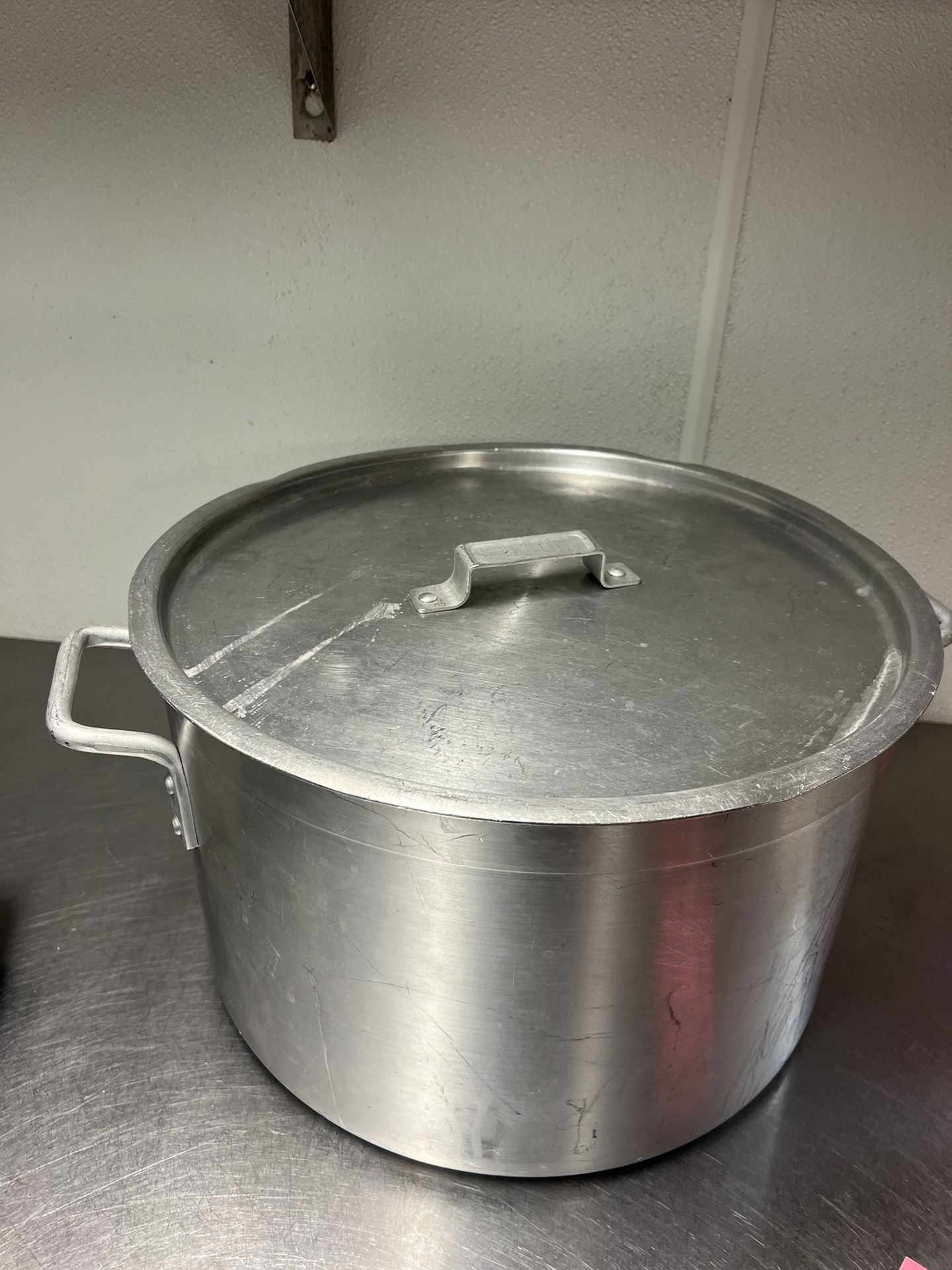 Winco ASSP-34 Elemental Aluminum 34 Qt. Sauce Pot and Lid