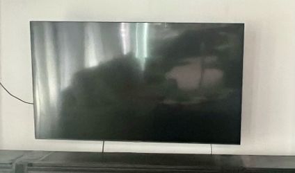 60” TCL TV