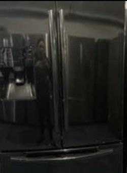 Black Samsung 3 fridge 