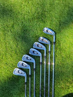 TaylorMade tour preferred iron set with bag