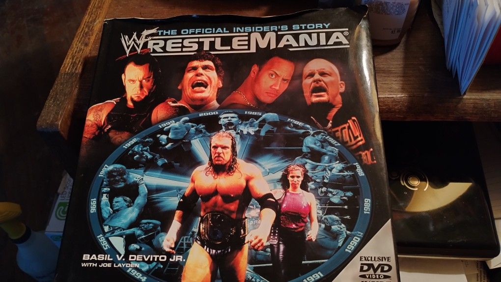 WRESTLEMANIA Official Insider WITH DVD 