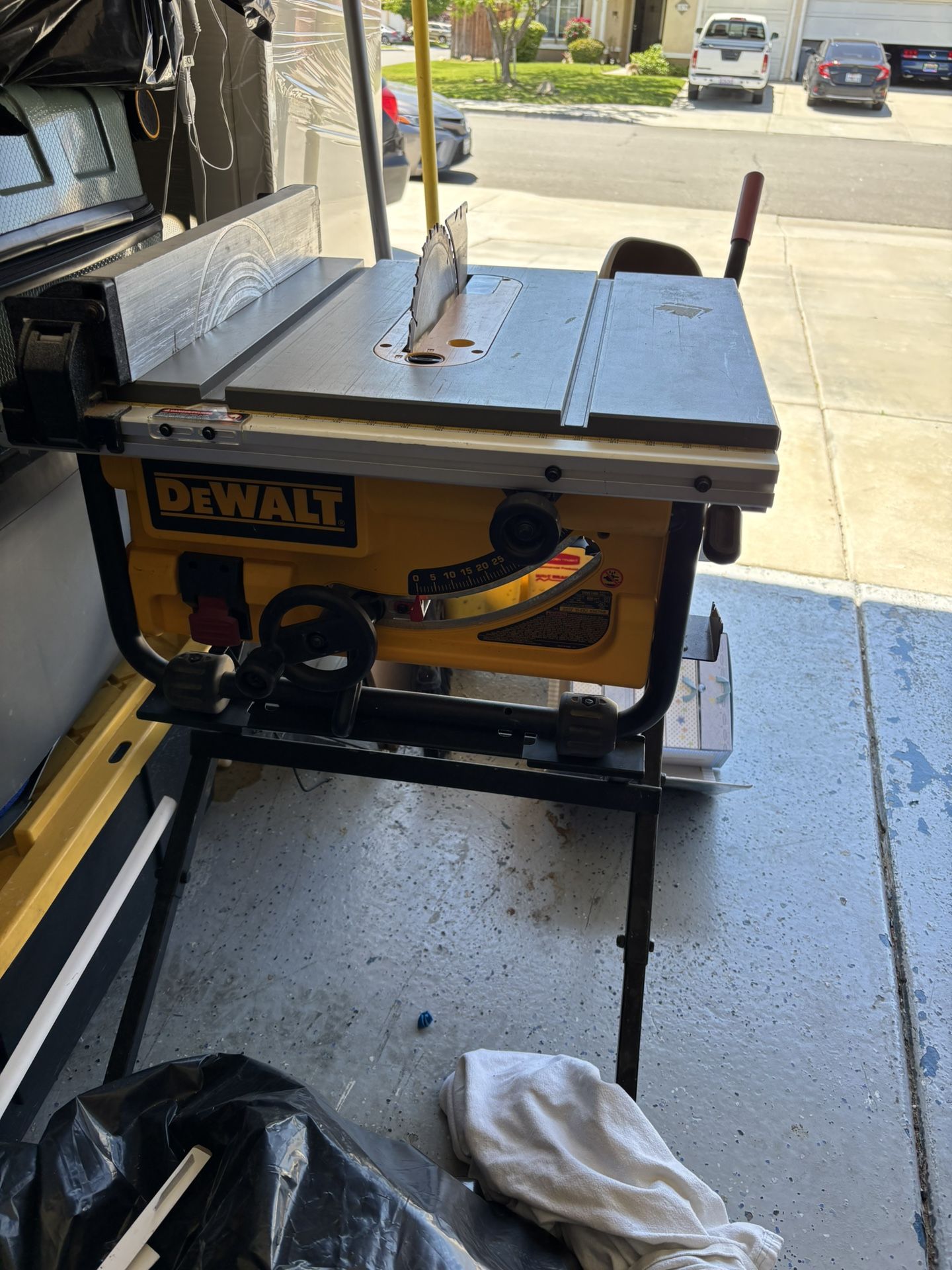 Dewalt Table Saw 10 Inches