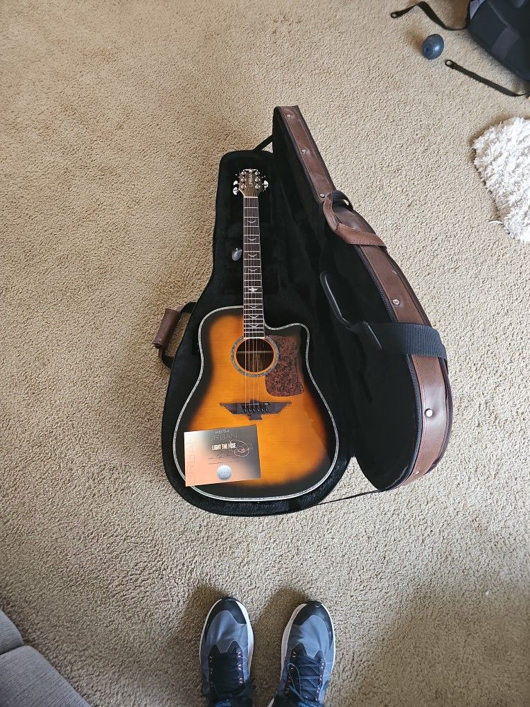 Acoustic/Electric Guitar - Keith Urban "Light The Fuse" Special Edition