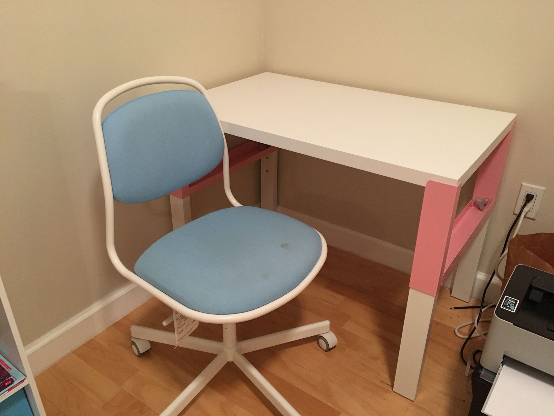 Kid’s Desk and Chair
