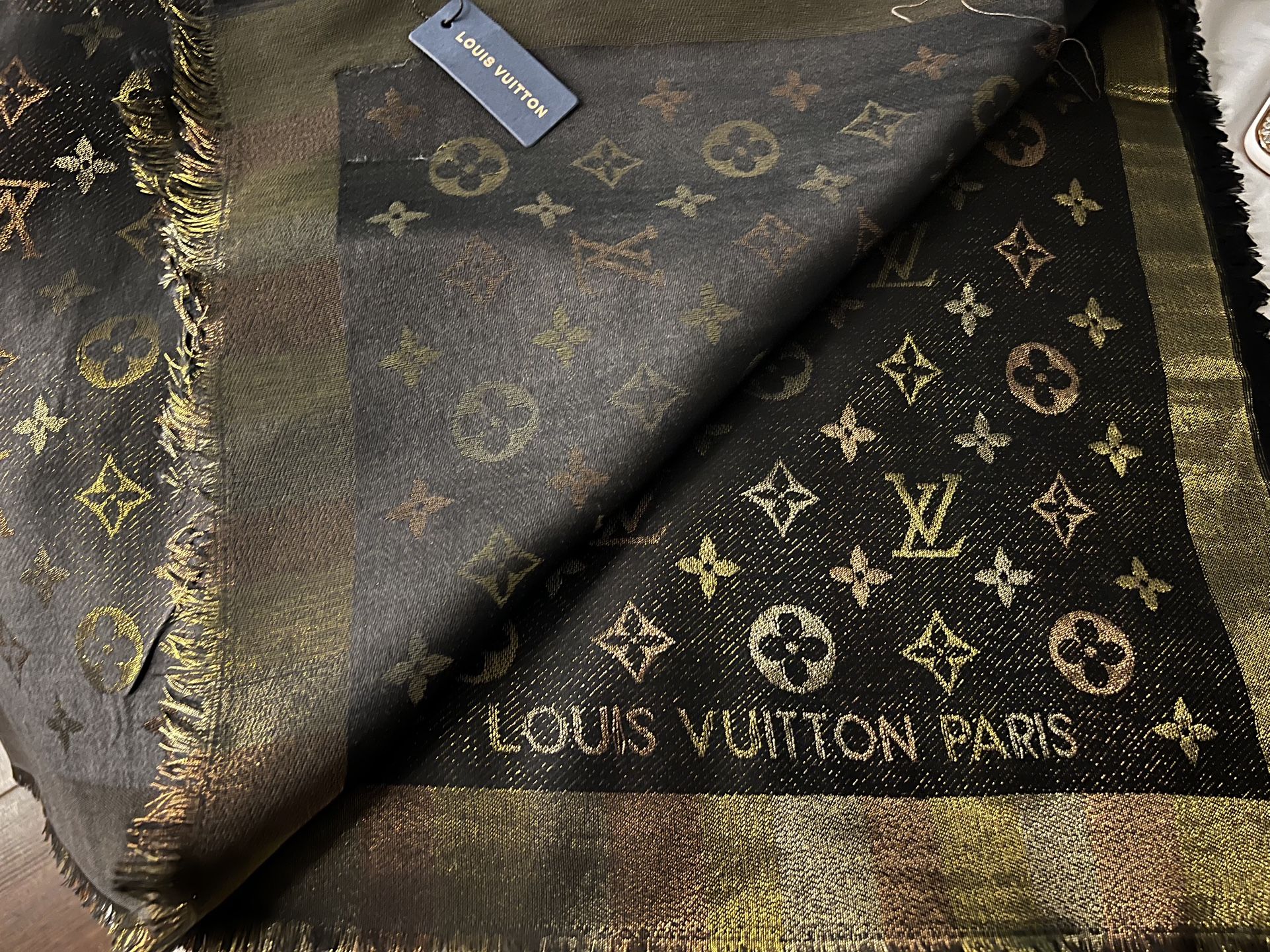 Louis Vuitton Scarf / Shawl - Christmas Gift. 