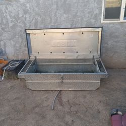 Full Size Crescent Jobox Crossed Toolbox