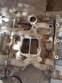 EDELBROCK ALUMINUM INTAKE FOR PONTIAC!! 100$
