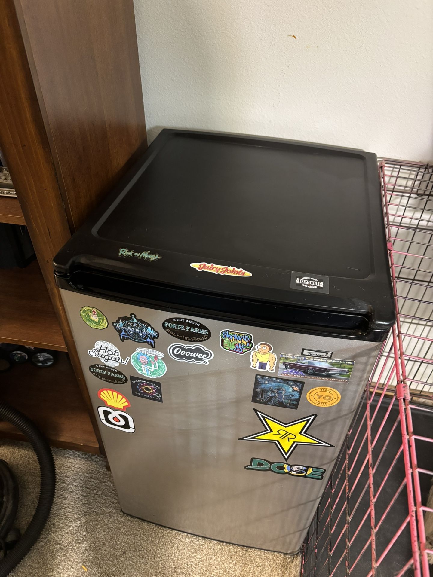 Mini fridge