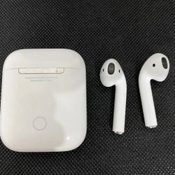 Almost New Apple Earbuds 2nd Generation 