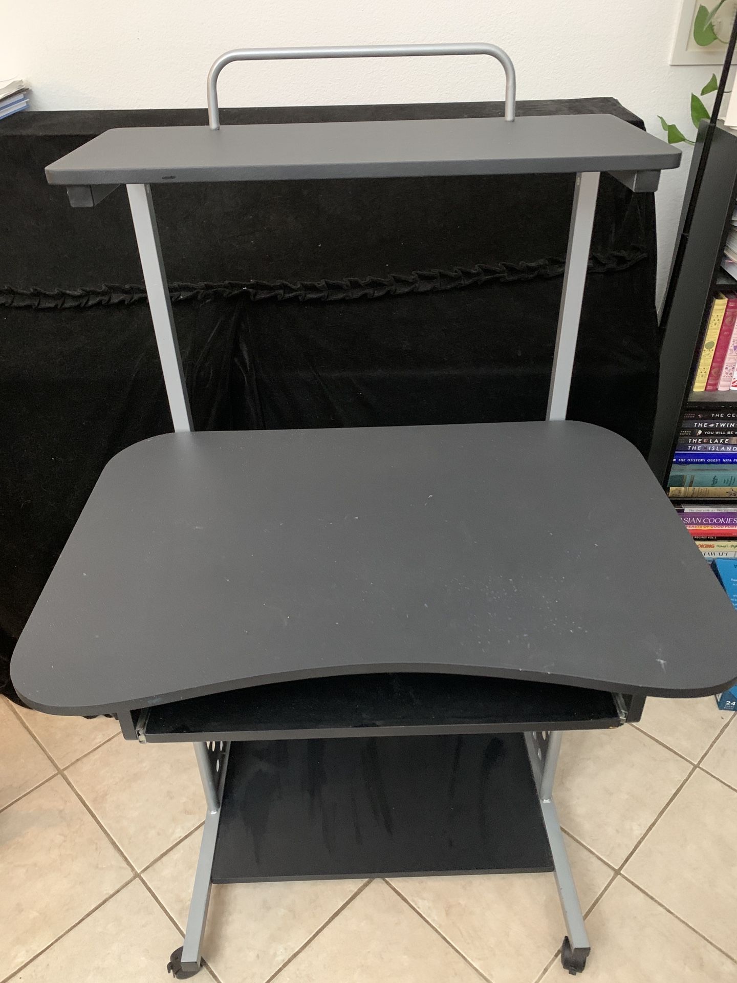 Black Fuselier Metal Base Computer Desk with Hutch and Wheels Cash only