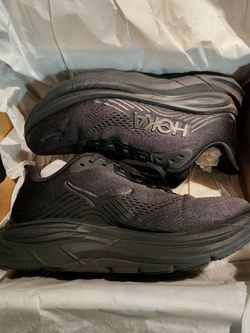 Hoka Clifton size 8