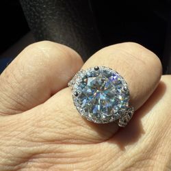 5 Carat Round Cut Moisenite Ring 